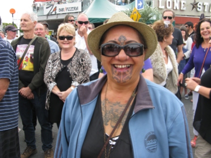 Maori lady Tauranga jazz fest (photo by Jack)