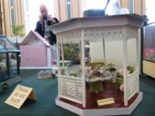 Another miniature display, lot's of detail to look at