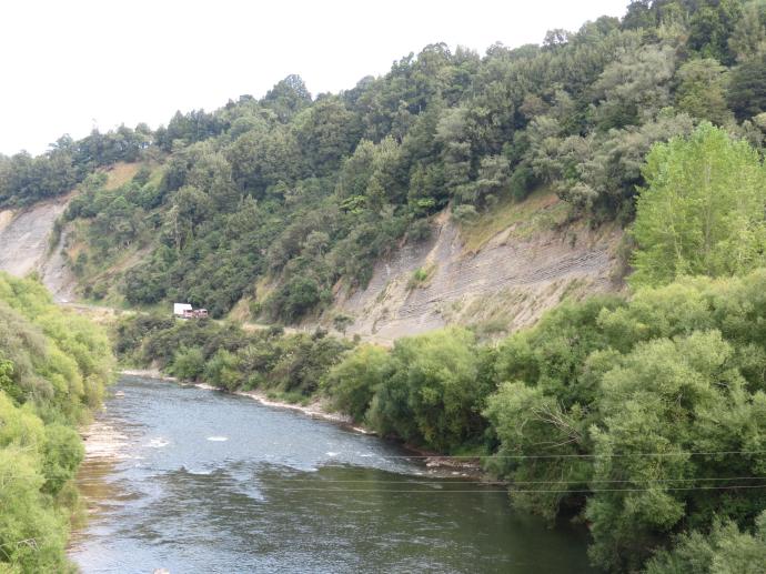 Winding along the banks of the Wanganui River. Can you spot truck